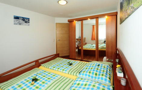 Schlafzimmer 1 